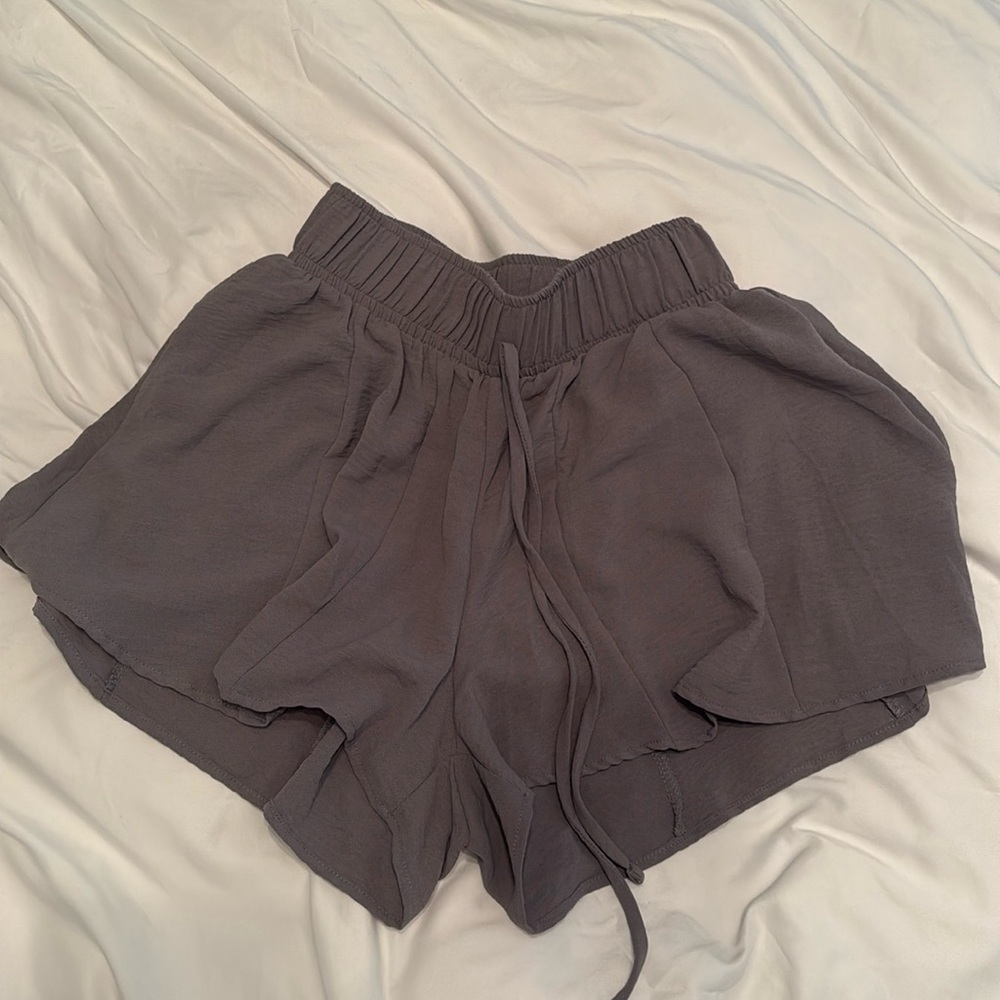 Revival flowy shorts size XS